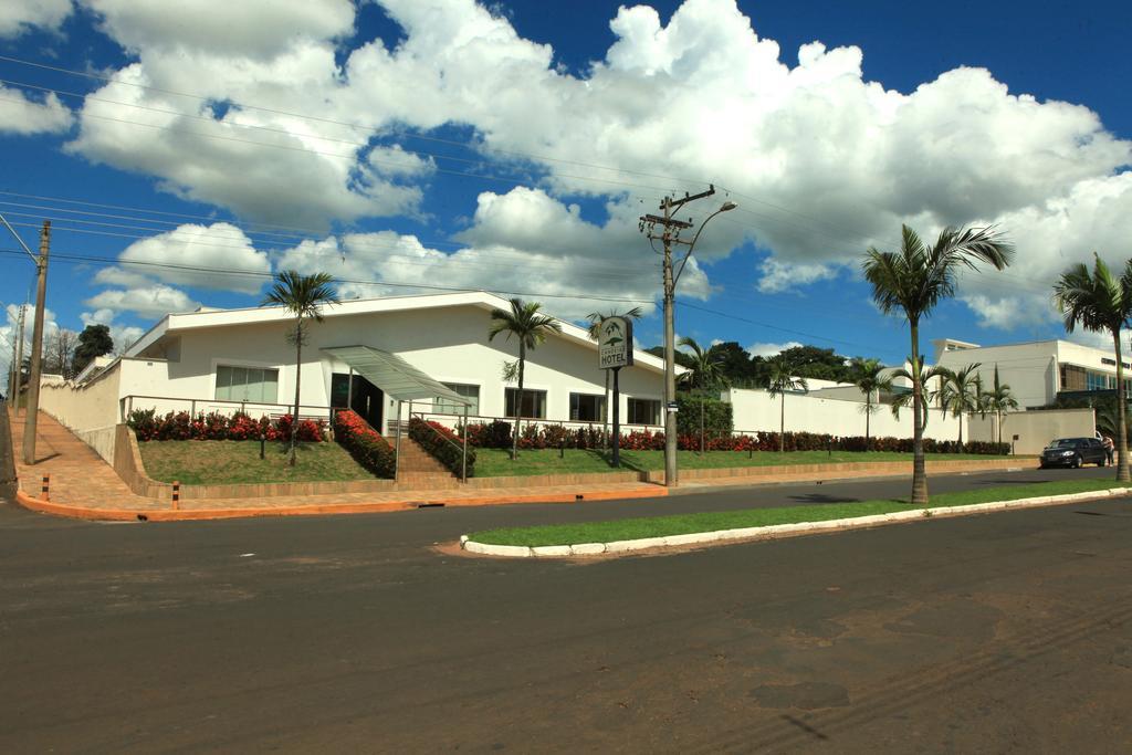 Candeias Hotel Batatais Exterior foto